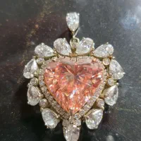 الماس برلیان 10 قیراطی صورتی با شناسنامه معتبر IGI