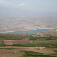 دو قواره زمین روستا یامچی چند دقیقه ای سرعین