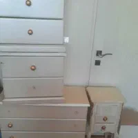 میز توالت۴طبقه ،دوتا کمد۲طبقه ،میز تلفن ، یک نشیمن