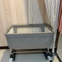 تخت کنار مادر زویه