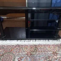 میز تلویزیون شیشه ای نو سالم تمیز بی خط و خش