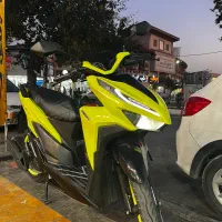 کلیک ۱۵۰ رنگ خاص|موتورسیکلت|ساری, |دیوار