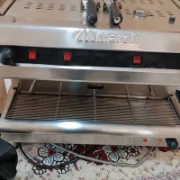 دستگاه قهوه ساز آسیاب میز دکور کافه