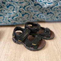 تعدادی کفش و صندل و دمپایی پسرانه|کفش و لباس بچه|صدرا-فارس, فاز ۱|دیوار