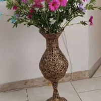 گل و گلدان
