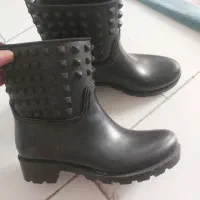 بوت و نیم بوت|کیف، کفش، کمربند|بومهن, |دیوار