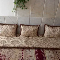 زیرپایی وبالشت در حد نو قیمت ۴/۰۰۰/۰۰۰