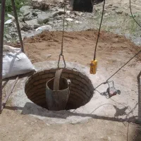 چاه کن مقنی کندن چاه