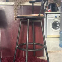 سه عدد صندلی|صندلی و نیمکت|کیش, |دیوار