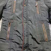 کاپشن|لباس|قروه, |دیوار