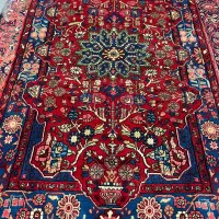 ۲ قالی عشوند اولی ۱۲۰عرض ۱۷۵طول دومی ۱۶۰عرض ۲۵۵