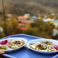 کارگر ساده در غذا خوری (اتشگاه)
