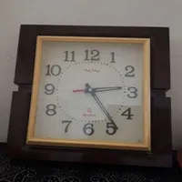 ساعت دیواری قدیمی