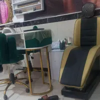 میز،ناخن کار وتخت مژه وسایل آرایشگاه