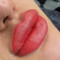 تخفیف ویژه ۵۰ درصدی فیبروز،شیدینگ لب،خط‌چشم وبنمژه