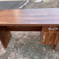 دوتا میز مدیریت و صندلی جک دار