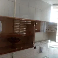 کابینت درب شیشه ای