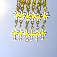 گوشواره بابونه