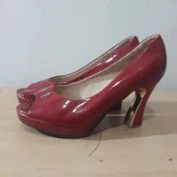 تعدادی دمپایی|کیف، کفش، کمربند|زنجان, |دیوار