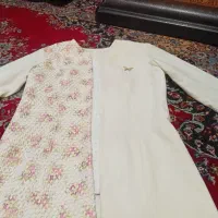 تعدادی مانتو نو به فروش میرود