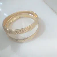 یک جفت النگوطلاروس