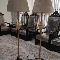 دو عددآباژور پایه بلند و یک رو میزی