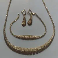 سرویس طلا 200بالای تابلو19گرم هست