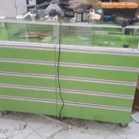 ویترین مغازه به علت تغییر دکور بفروش میرسد