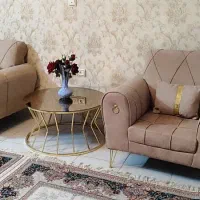 مبل راحتی چهارنفره و میز جلو مبلی