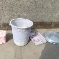 سینی ، سطل ، میله استیل ، پمپ دستی .