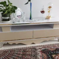 میز تلویزیون سفید شیری