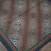 تعدادی شال و روسری نخی و شومیز|لباس|تهران, قیطریه|دیوار