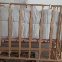 گهواره نوزاد کنار تخت مادر|تخت و صندلی بچه|شیراز, دانشکده کشاورزی دانشگاه شیراز|دیوار