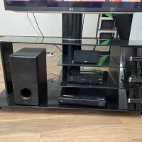 میز تلویزیون شیشه ای کاملا سالم و تمیز