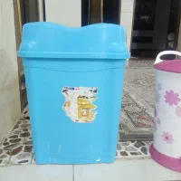 سطل اشغال خیلی خیلی تمیز