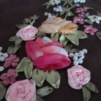 رومیزی و جانماز گلدوزی و روباندوزی شده