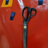 کارگر ساده جهت برش پارچه