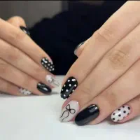 زیبایی ناخن‌هات رو به دست حرفه‌ای‌ها بسپار