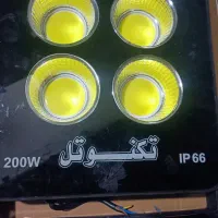 ۲ عدد پروژکتور سالم و نو