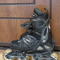 اسکیت رولدبلید (ROLLERBLADE)
