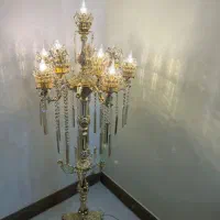 آباژور ایستاده