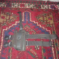 جلد و غلاف کلت یا تونفا به همراه جای خشاب چراغ قوه