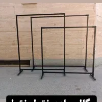 رگال.     قفسه.    فروشگاهی مانکن