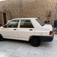 کارگر برای کار در کارواش