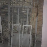 درب چوبی وجا پنجره
