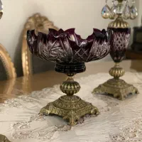 کریستال و لاله بنفش