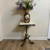 ساعت و میز برنز