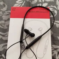 هدفون بلوتوثی وان پلاس مدل Bullet Wireless Z2