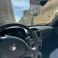 مربی آموزش رانندگی با ماشین بدون کلاج کمکی