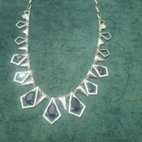 گردنبند نگین دار